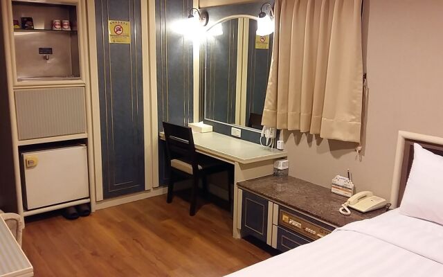 Ta Lee Hotel