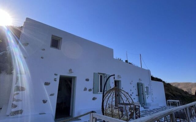 Siesta Villas, Cycladic Elegance With Castle View