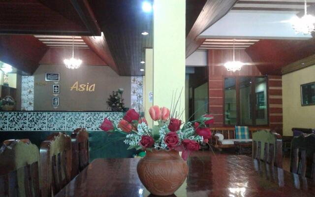 Khao Lak Traveller Lodge