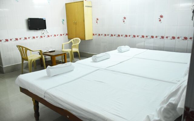 Hotel Govind Heights