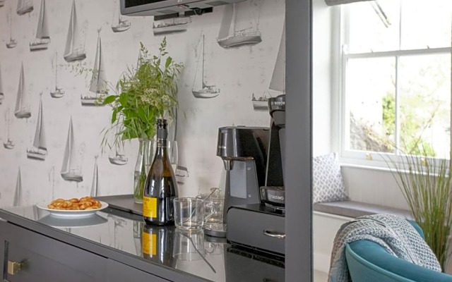 Golden Vanity, Maritime Suites, Brixham