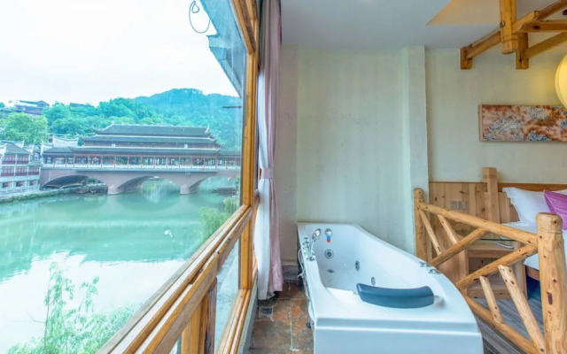 Floral Hotel Fenghuang Huercaowu