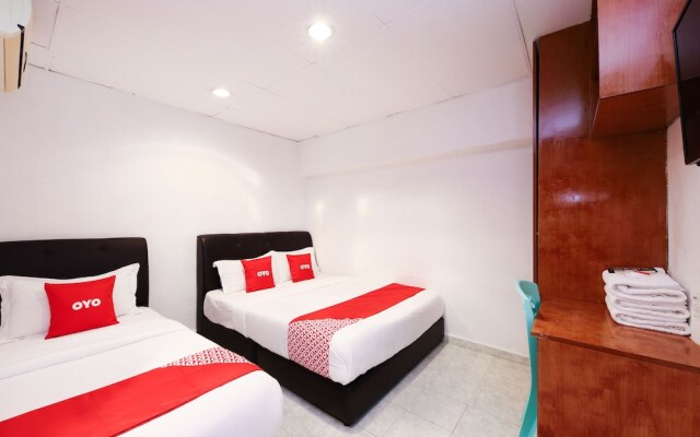 Azimaju Guesthouse by OYO Rooms