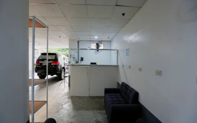 OYO 665 Pasay Centrale Hotel