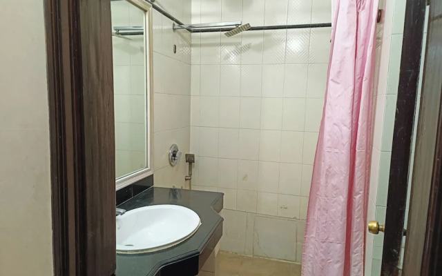 Hotel Spot Inn Paharganj Near New Delhi Railway Station