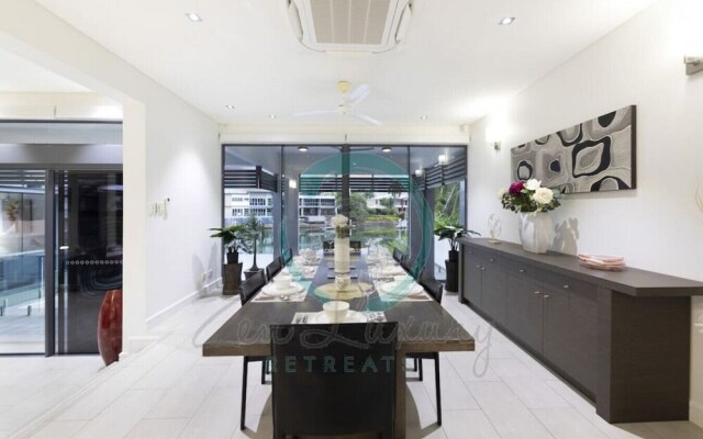 ZENLUX INFINITY - 4BR with Private Pool