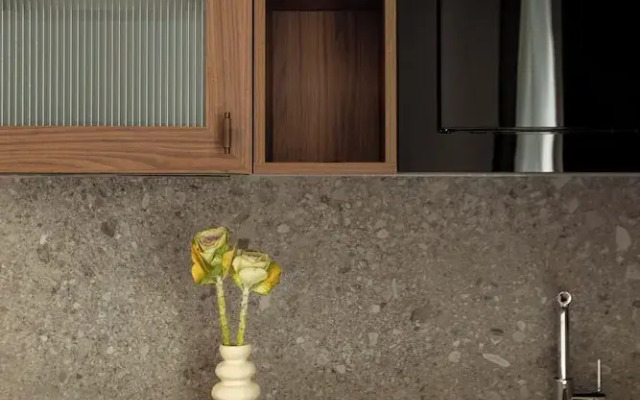Batimont Suites & Apartments