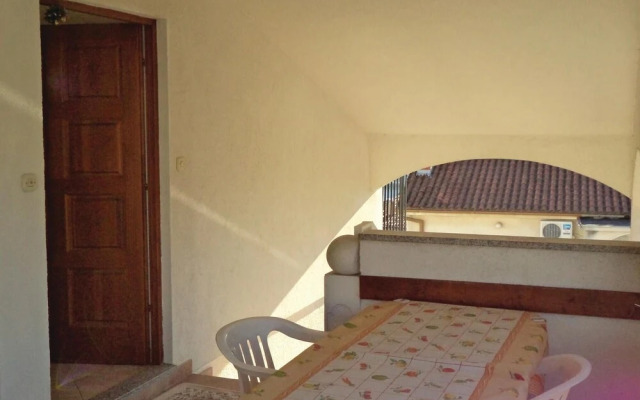 Amazing Apartment in Pula With 2 Bedrooms