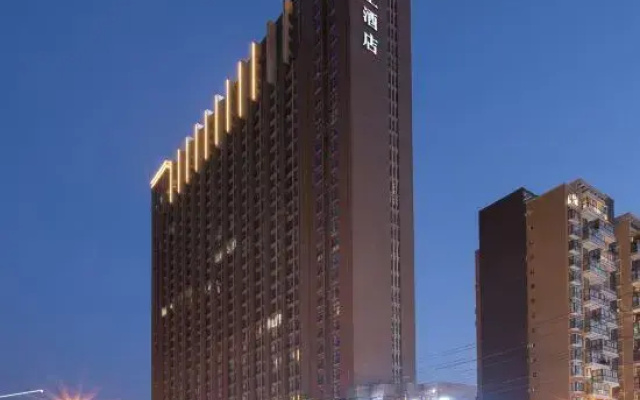 Dongjie Jinshang Hotel -Chengdu Universiade Sports Center Wanda Plaza