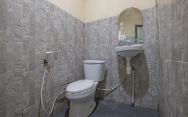 OYO 1075 Rumah Indah Losari Inn