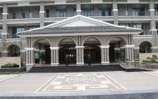 Chishui Yangtze Peninsula Hotel