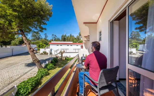 Hotel Colmeia Monte Real