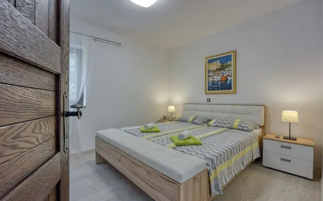 Villa Kristina With Pool