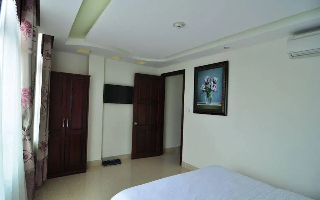 Red Rose Mallow Hotel