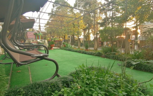 Silver Yard