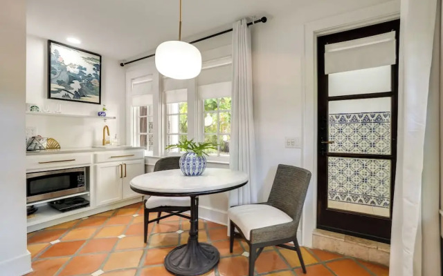 South Tampa Studio in Desirable Historic District!