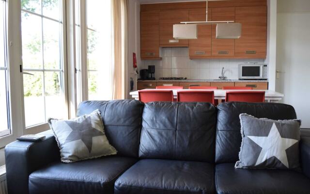 Semi-detached Bungalow with Dishwasher near Veluwe