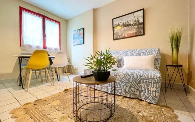 Apartment for 4 person 3min walk to GEMTramGare #C1