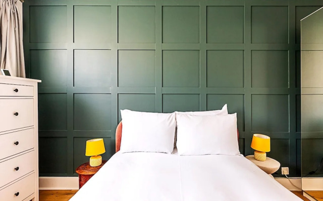 Stylish Islington Garden Flat Sleeps Four