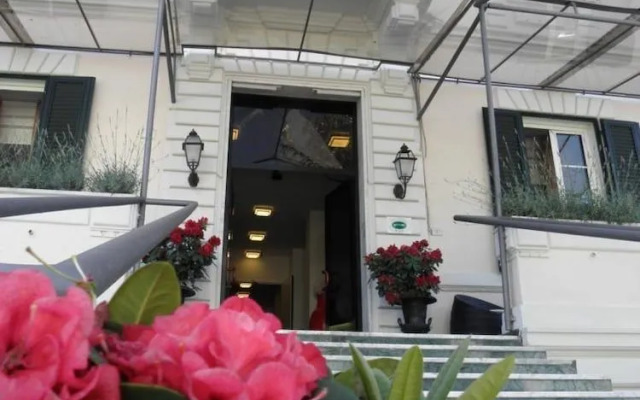 Tirreno Beachfront Apartments