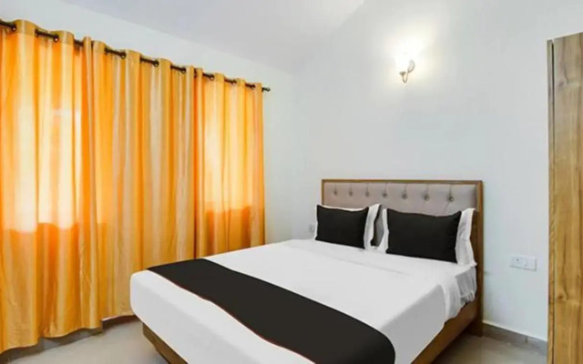 FabExpress De Classio With Pool - Nr. Candolim Beach