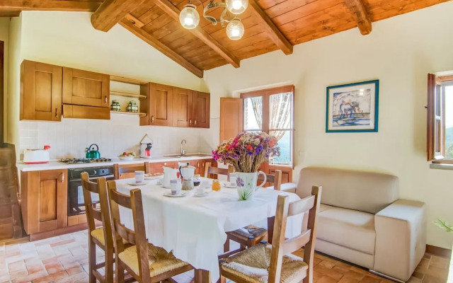 Belvilla by OYO Farmhouse With Garden