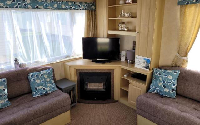 341 Family Caravan at Marine Holiday Park, sleeps 6