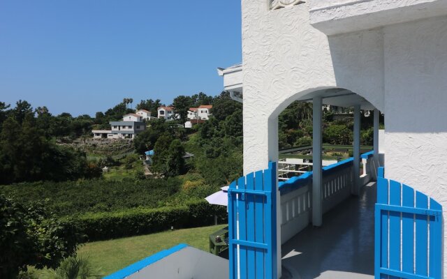White Whale Guesthouse - Hostel