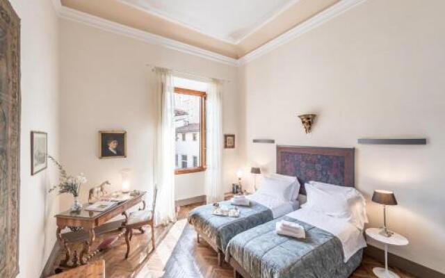 An amazing apartment in Oltrarno