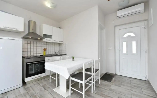 Bory 2 centrally located ap for 5