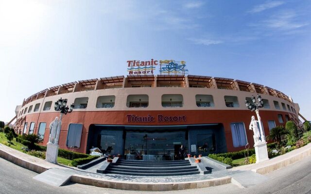 Titanic Resort and Aqua Park