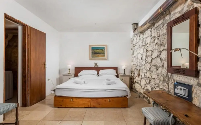Villa Cave Romana