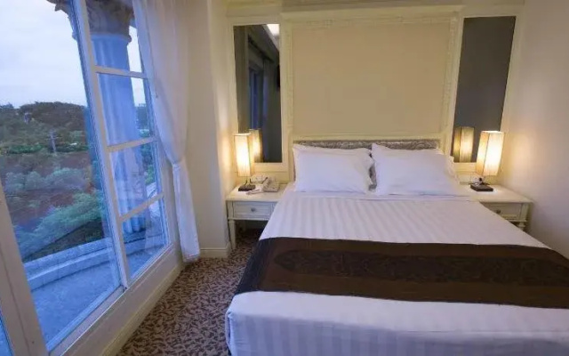 The Brilliant Palace - photo 5