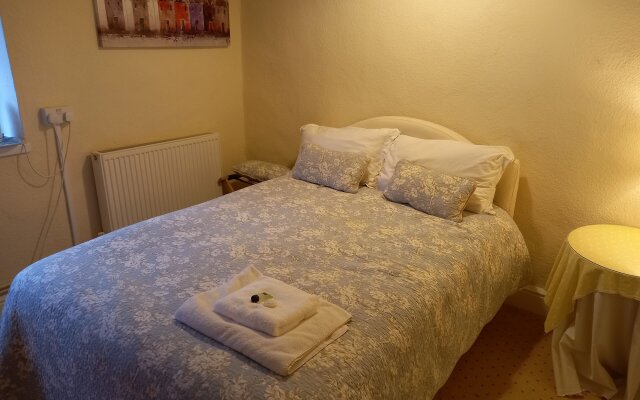 Bickleigh Castle Hotel