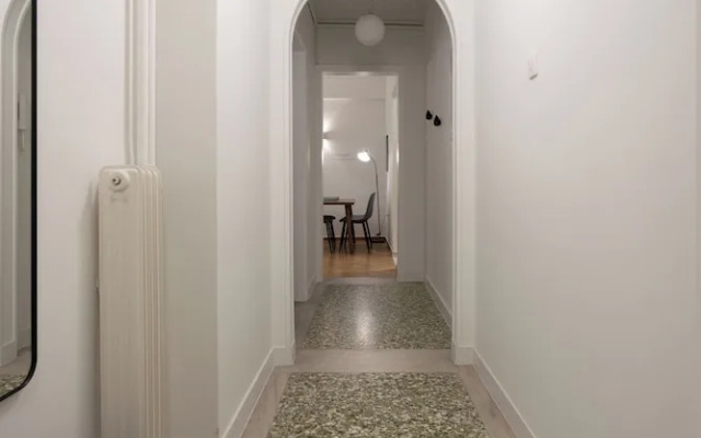 Modern apartment near Lycabettus hill with balcony