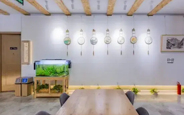 Twenty Rooms Art Hotel