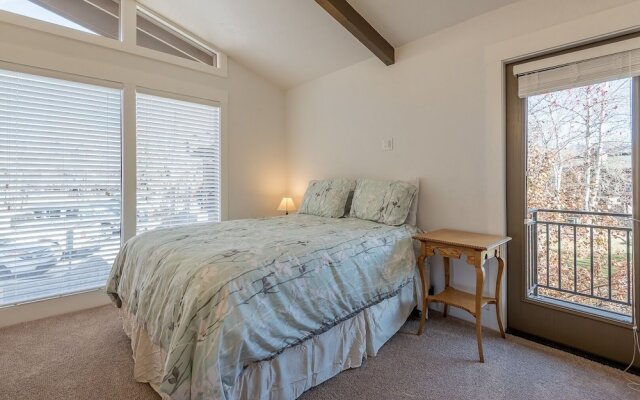 Four Seasons #4 - 2 Br Condo