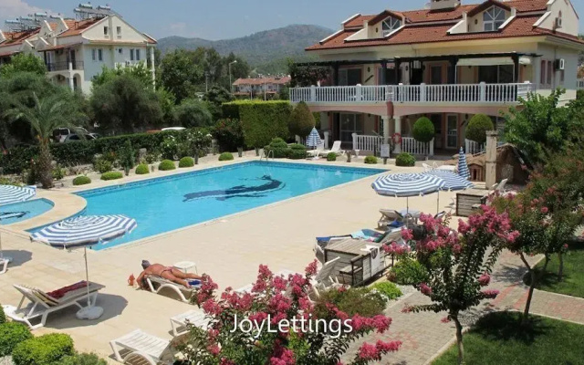 Villa SM05 by JoyLettings