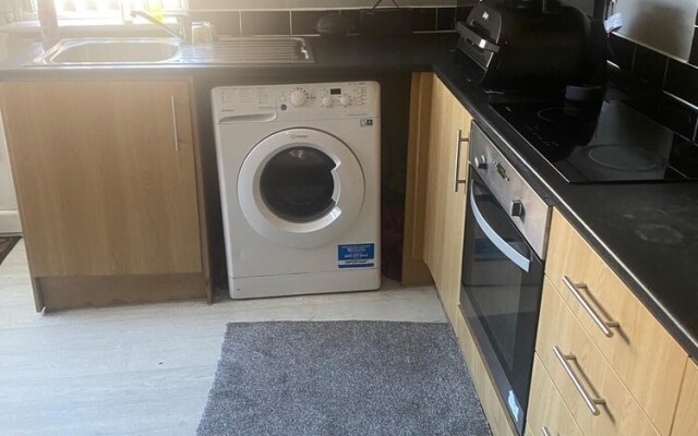Contractor Accomodation 3-bed House in Liverpool
