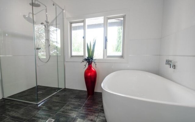 Pirathon Country Estate