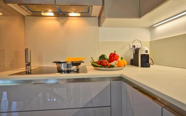 Felice sul Lago 2-Bedroom Lakeview Apartment