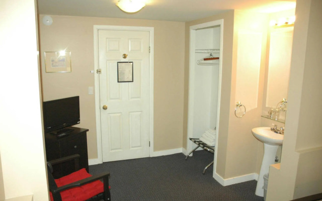 Cambie Lodge B&B