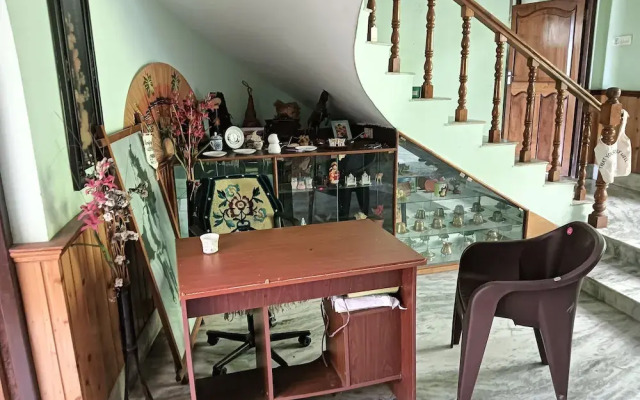 Ronglyang Lotus Villa Homestay (Near MG Road)