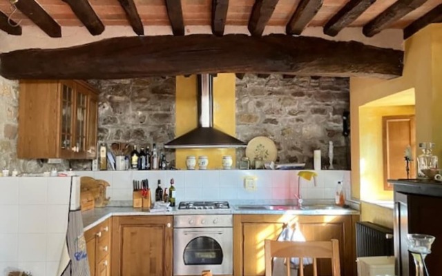 4-bed, Sleeps 8, Pets, Free Parking