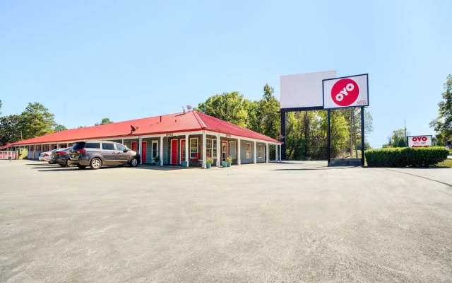 OYO Hotel Calhoun GA I-75 & US-41 Hwy