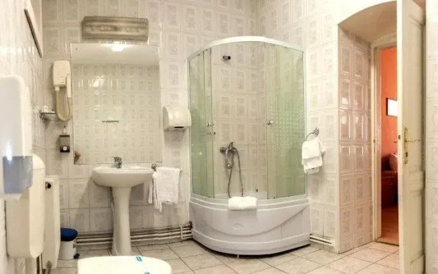 Agape Hotel & Restaurant