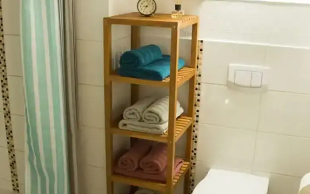 Dandelion Modern Retreat