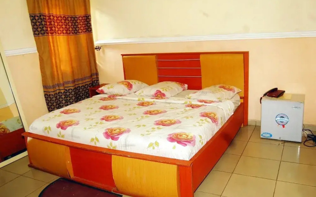 De-b Garden Hotel