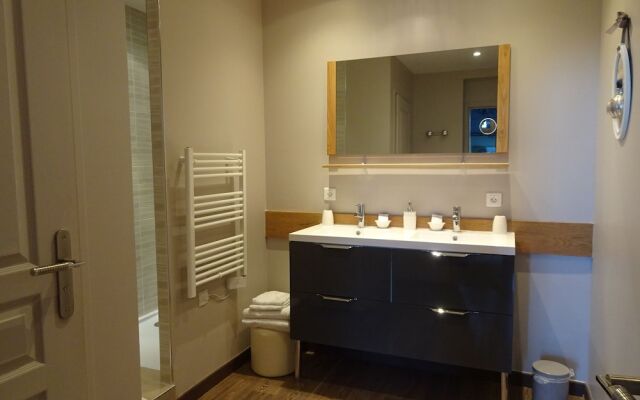 Le Manoir de la Guépière B&B