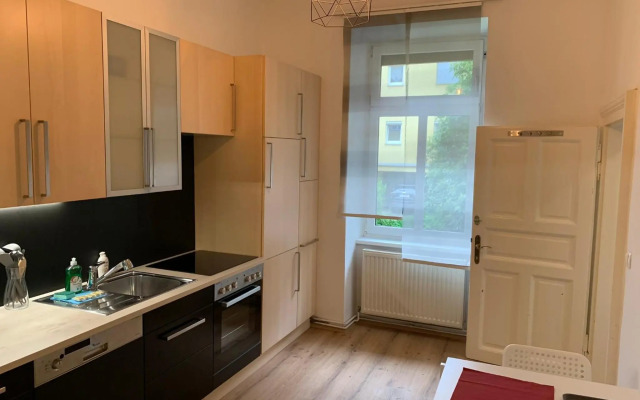 Traverl's Contactless Shelter - by Nahuen Suites